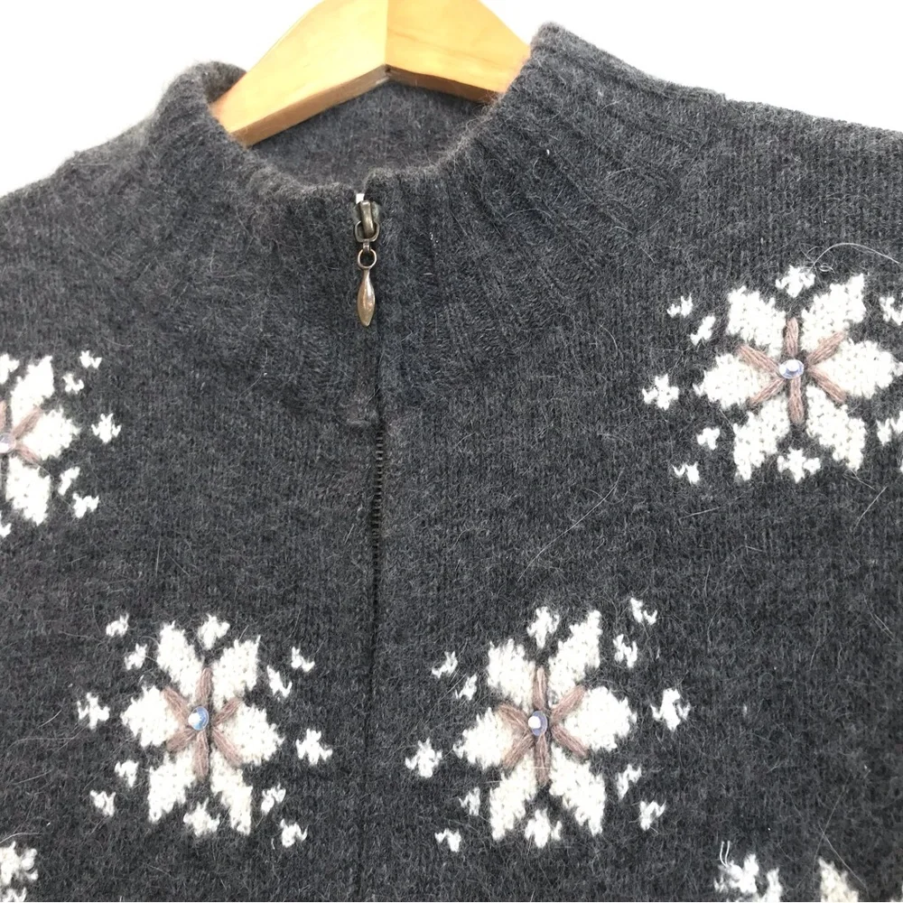 Vintage 90’s Valerie Stevens Fur Blend Embroidered Cardigan (M) - Picture 5 of 7